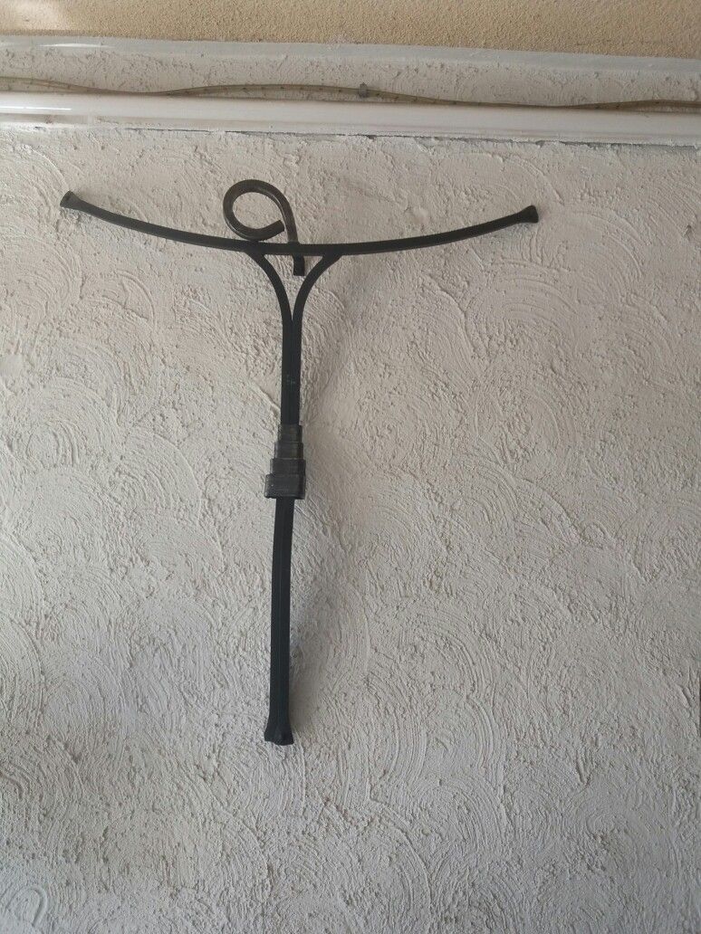 Adorno de Pared Artesanal en Hierro – Hecho a Mano - Cruz Cristiana