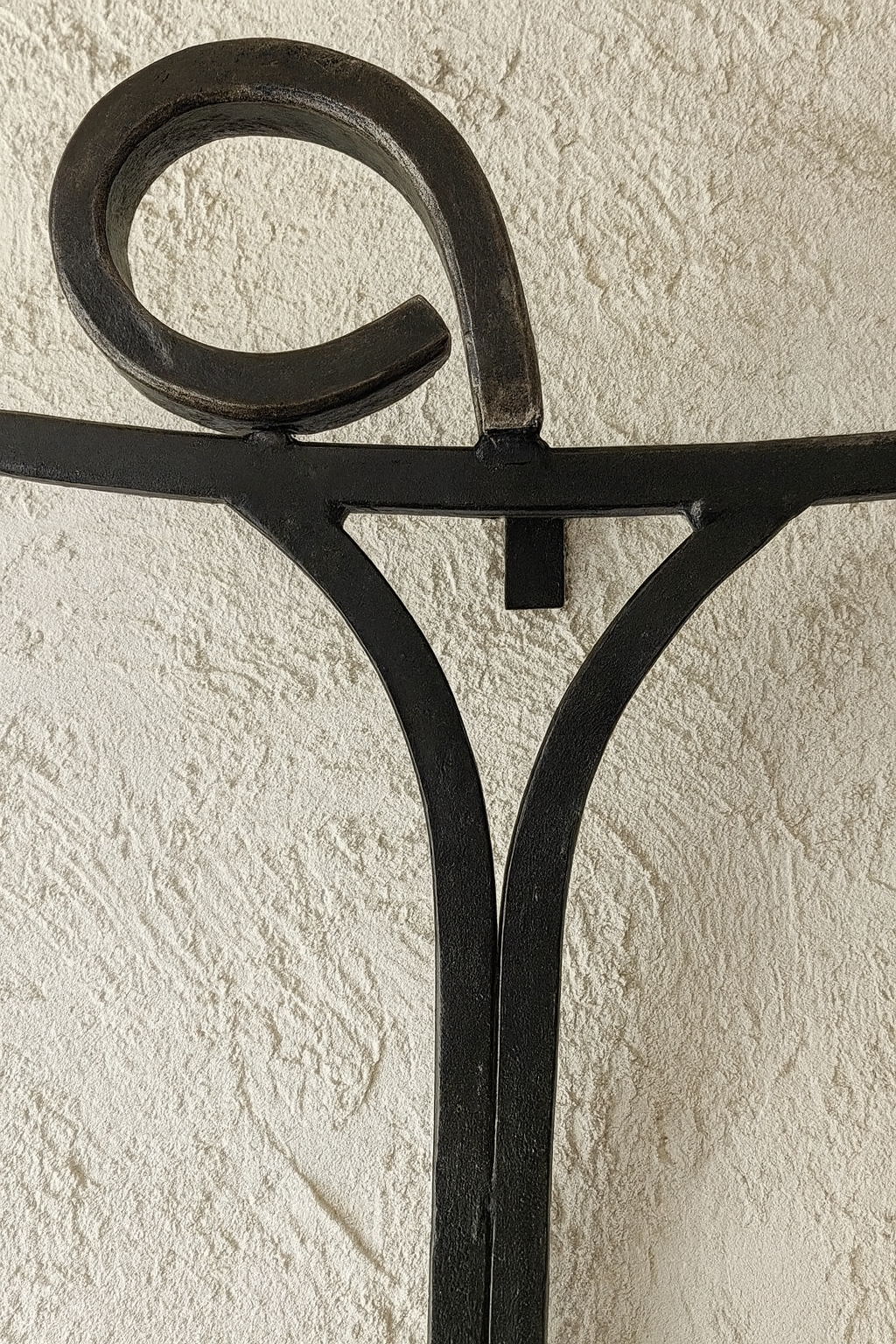 Adorno de Pared Artesanal en Hierro – Hecho a Mano - Cruz Cristiana