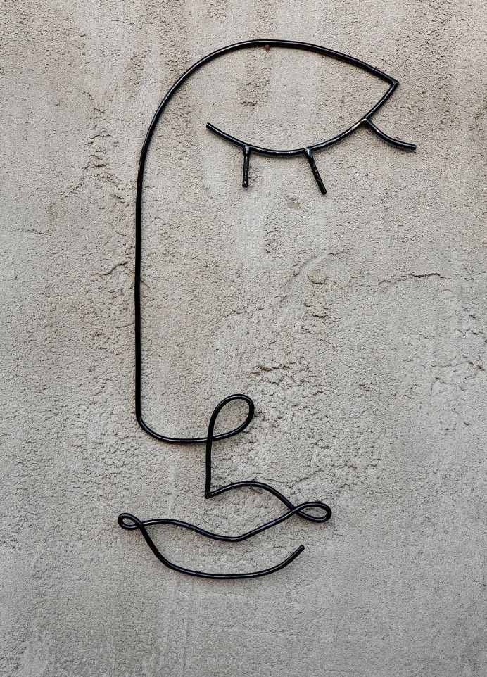 Adorno de Pared Artesanal en Hierro – Hecho a Mano - Caras Modernas VI